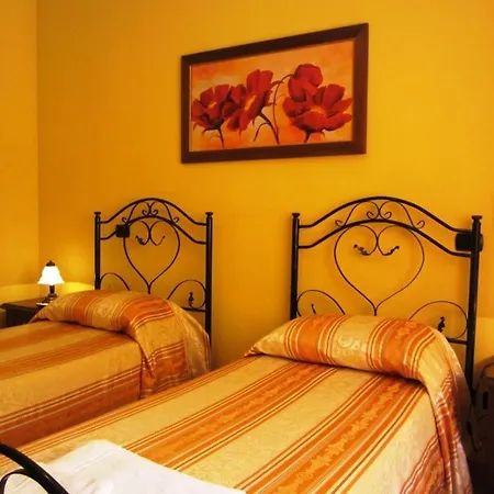 Monna Lisa Hotel 3*